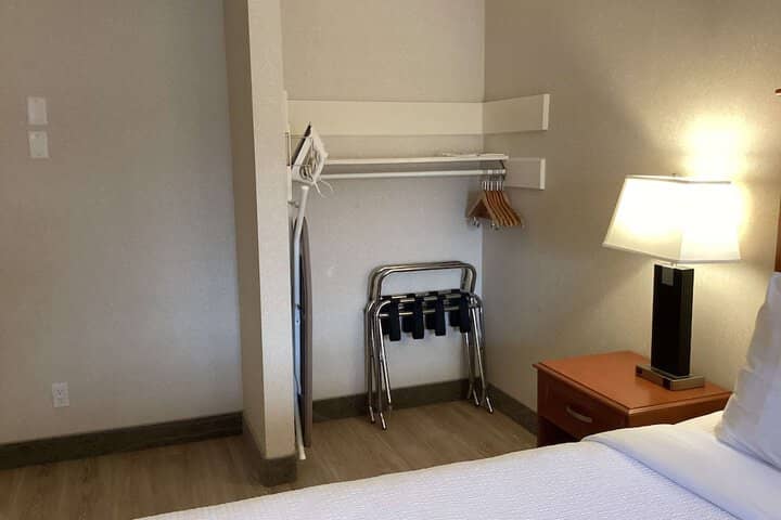 Room 35 of 47